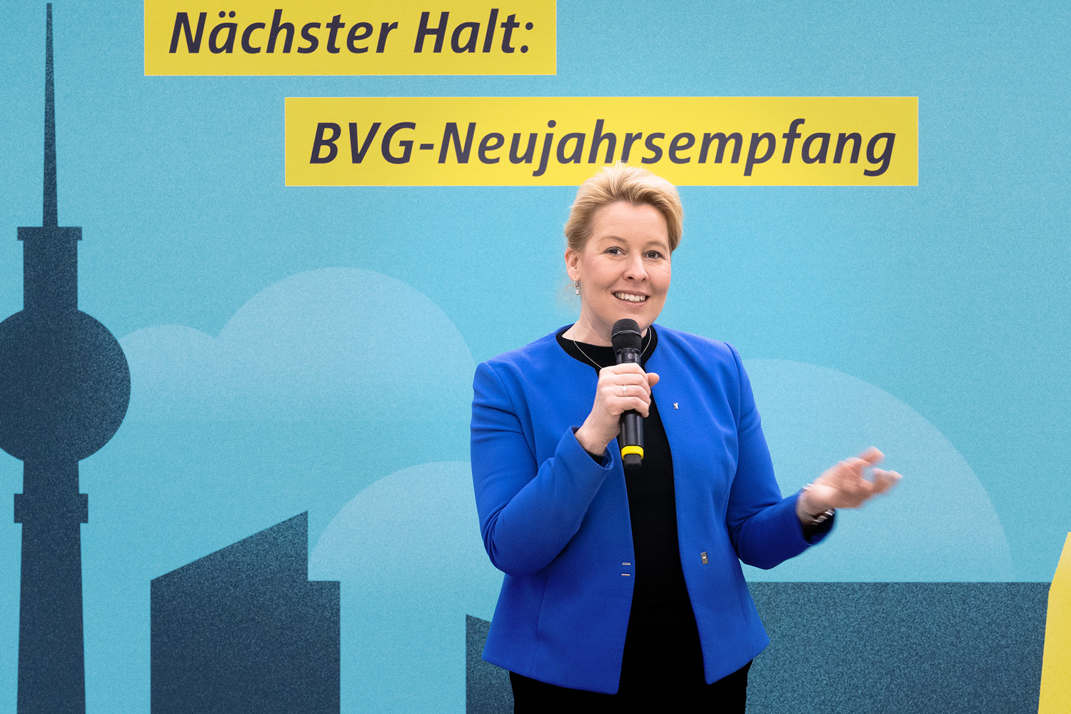Franziska Giffey begrüßt die Gäste beim Neujahrsempfang der BVG
