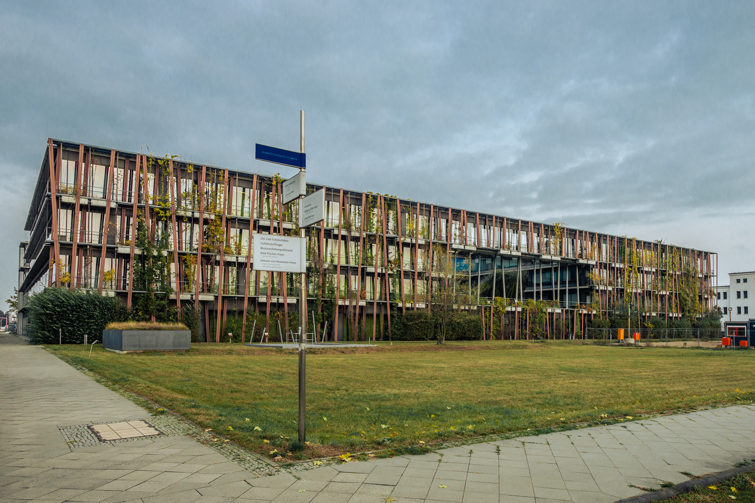 Institut für Physik, Humboldt Universität zu Berlin Adlershof